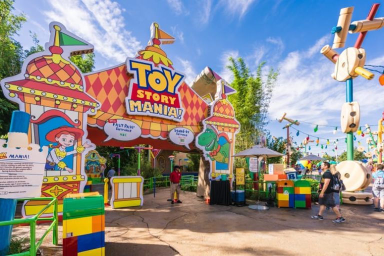 disney world hollywood studios toy story land